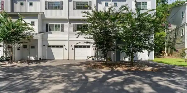 34 Jib Sail Court