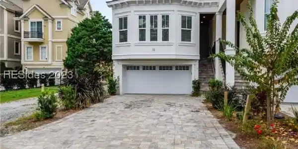32 Bradley Circle