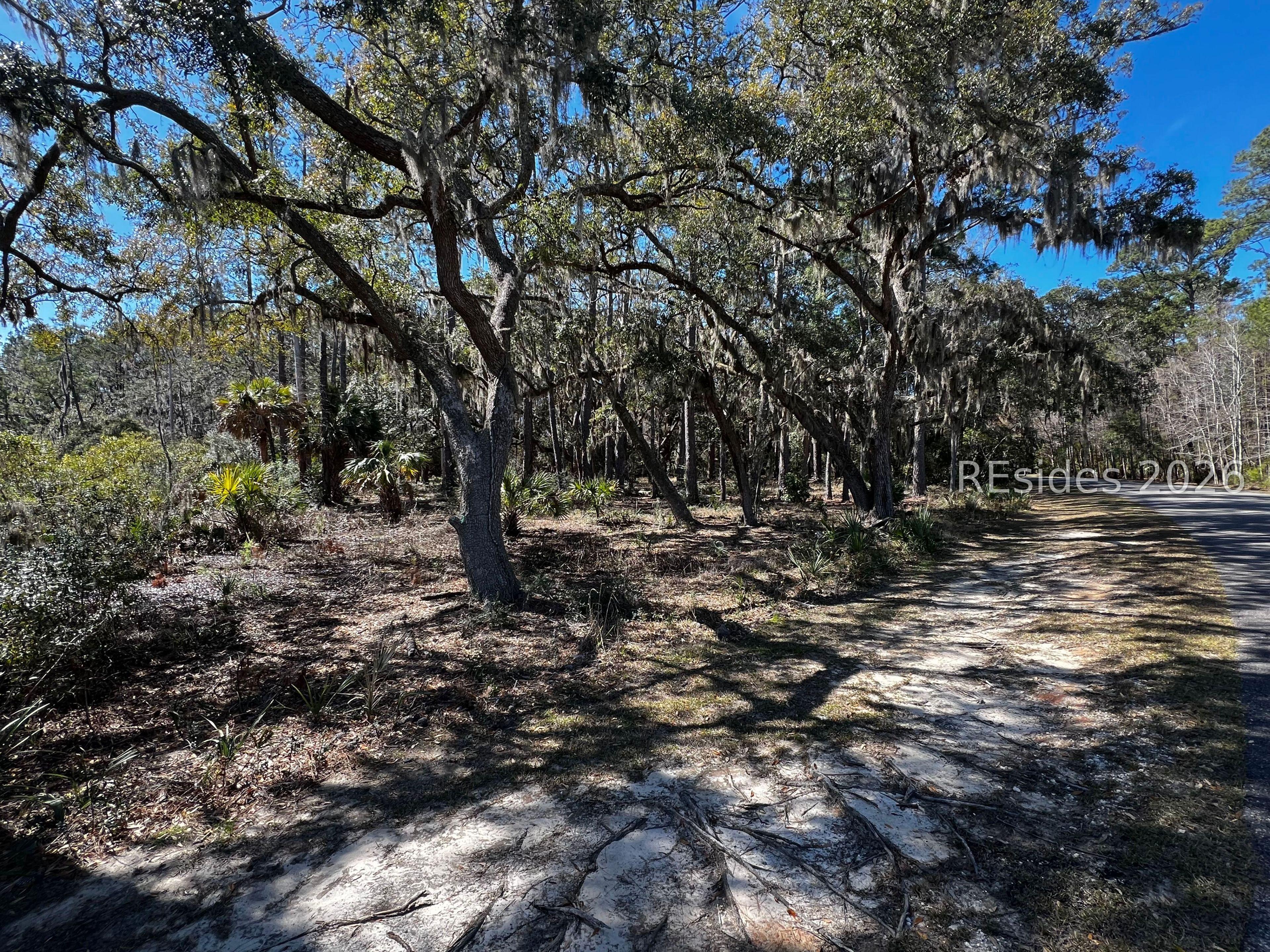 Image 1: Road frontage along Broadview Drive