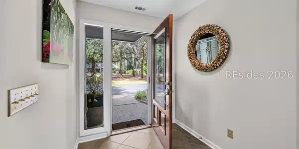 Image 3: Entry Image 3: Entry