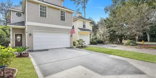 6 Gold Oak Dr
