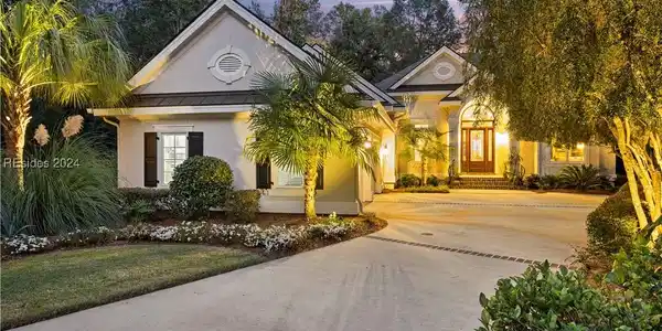 17 E Summerton Court