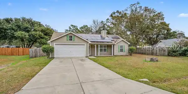 4 Shiney Leaf Court
