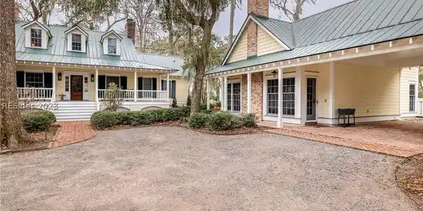 8 Walker House Drive