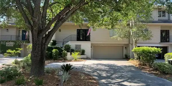 13 Pine Island Court