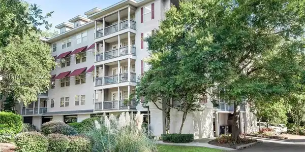 8 Wimbledon Court