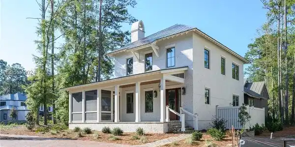 11 Persea Street