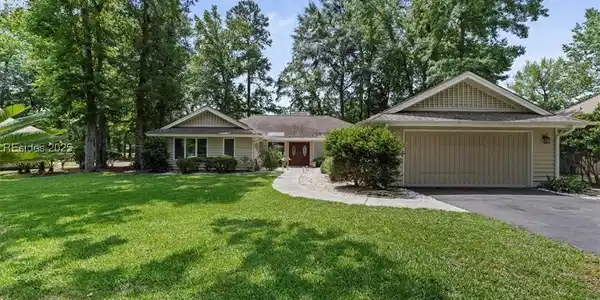 69 White Oaks Circle