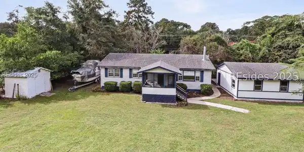 1961 Colonial Avenue