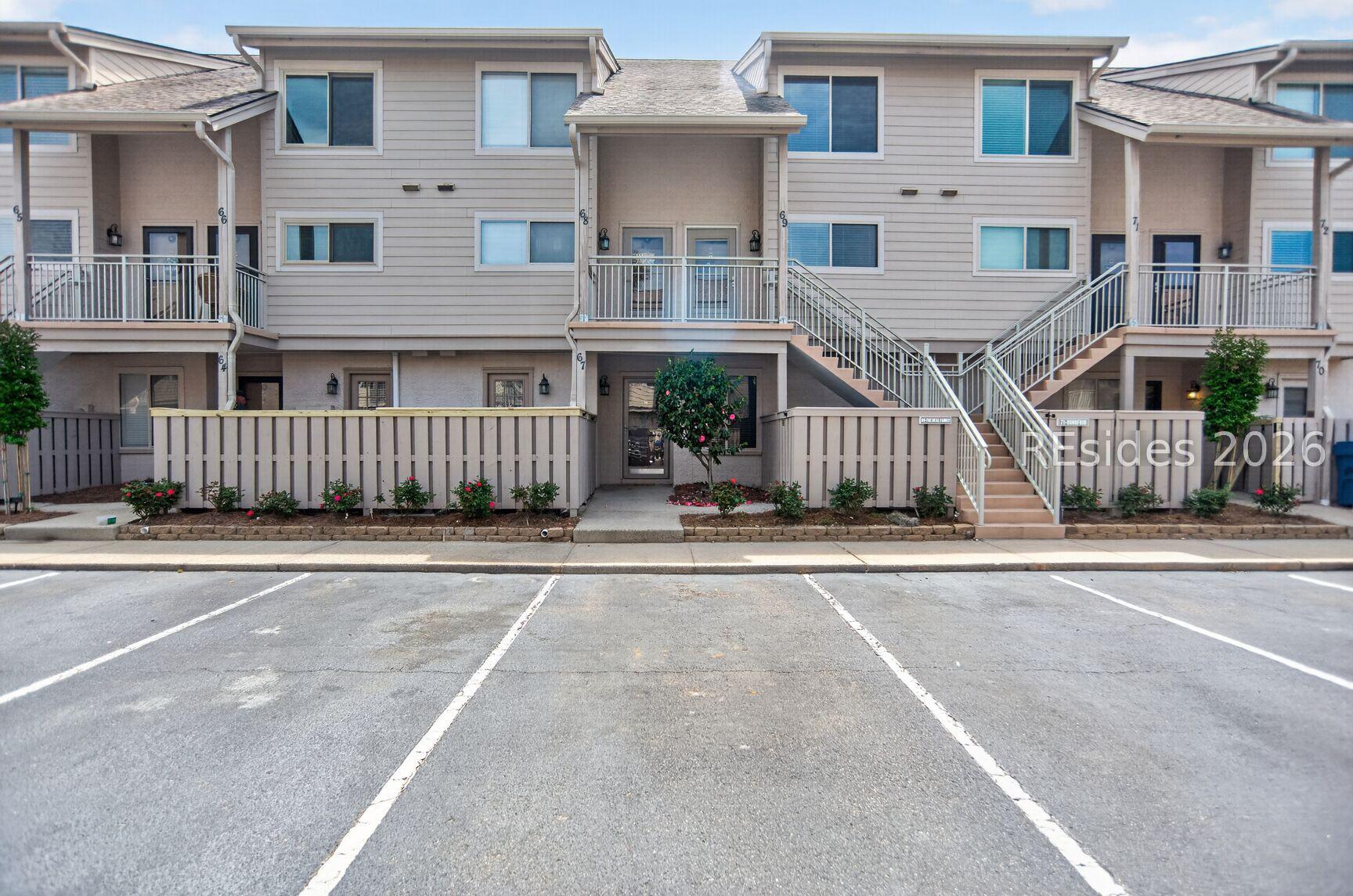 Image 2: Ground Level Entry