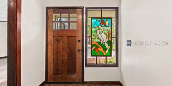 Image 2: Front entry