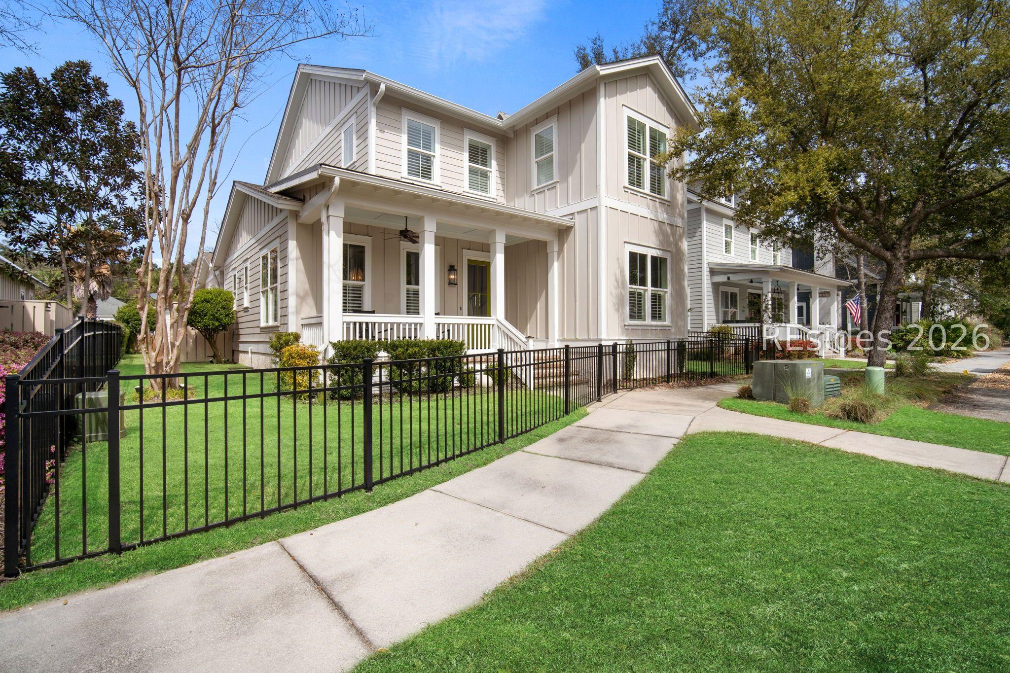 Image 2: Fully fenced in yard Image 2: Fully fenced in yard