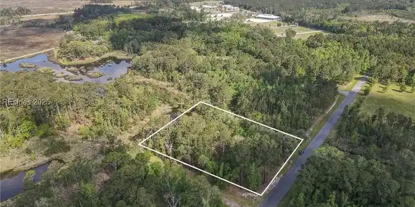 11 Bridle Path Boulevard