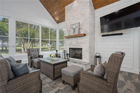 23 Sherbrooke Ave