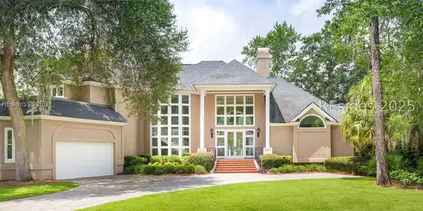 11 Yorkshire Dr