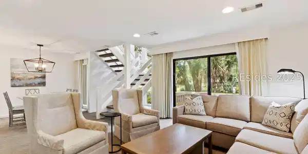 70 Lighthouse Road