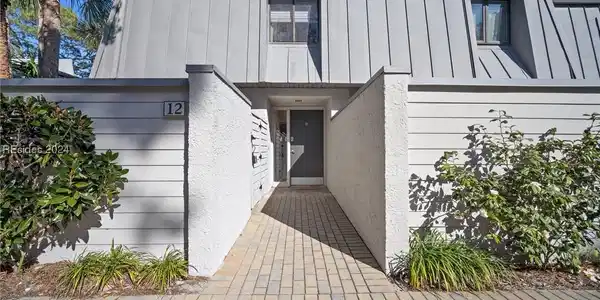 31 S Forest Beach