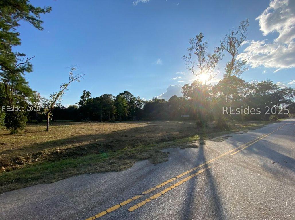 Image 2: 2.76 Acres: walk to watch sunset over Capers Creek