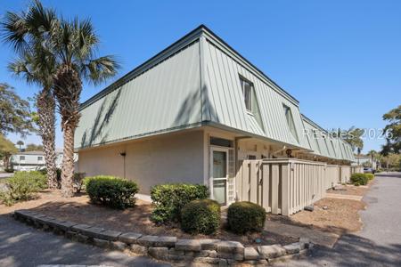 32 S Forest Beach
