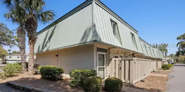 32 S Forest Beach