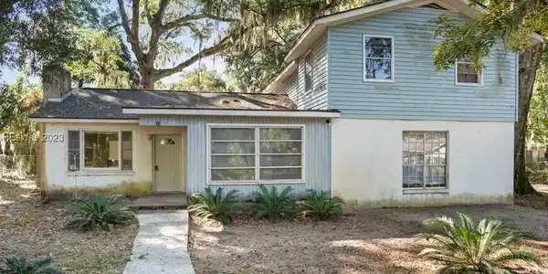 33 Glaze Drive