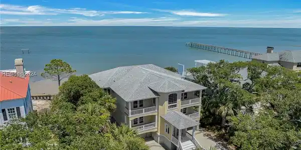 14 River Club Drive