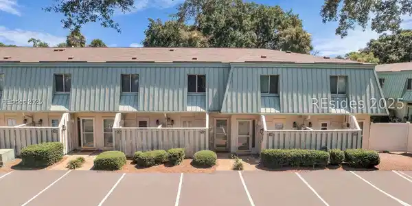 32 S Forest Beach S