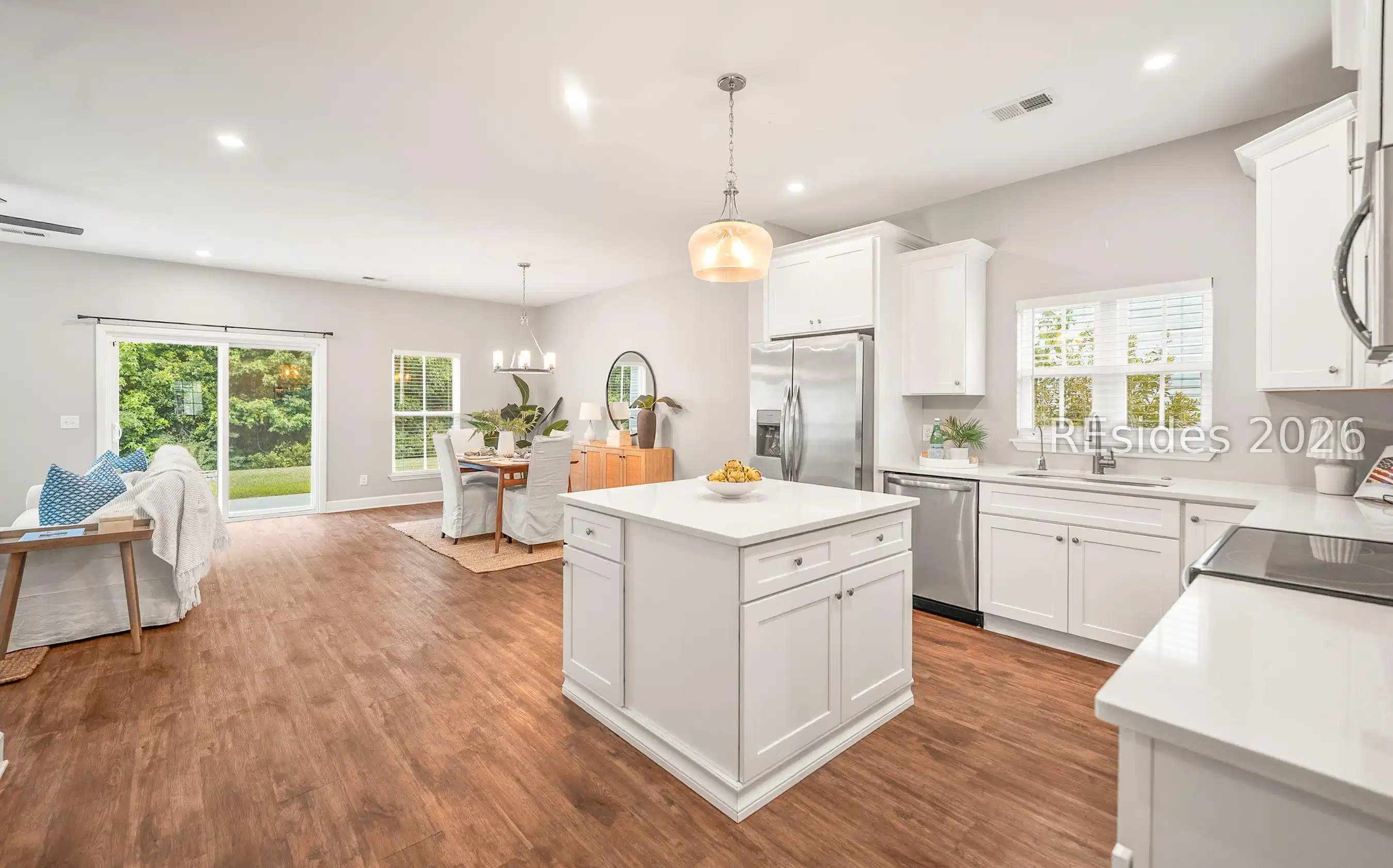 Image 1: Open Concept Living Image 1: Open Concept Living
