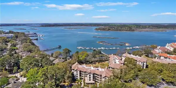 6 Village North Drive
