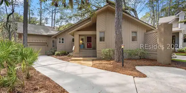 11 Hollyberry Lane