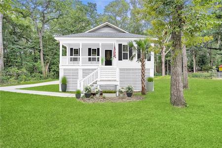 25 Vista Boulevard E