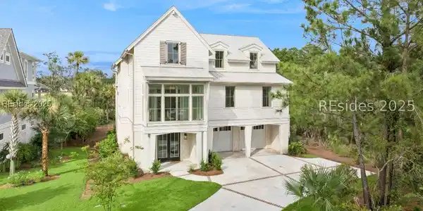 8 Silver Oak Circle