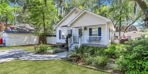 32 River Tree Circle