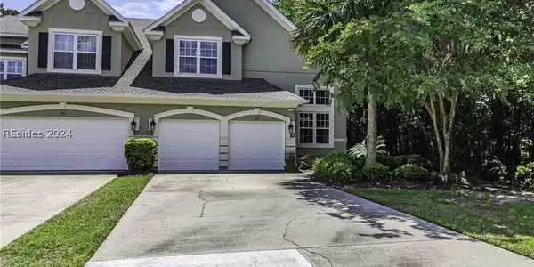 223 Farnsleigh Avenue