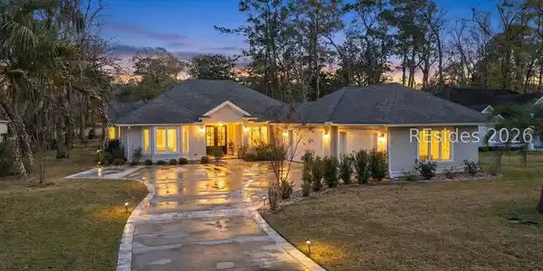 73 White Oaks Circle