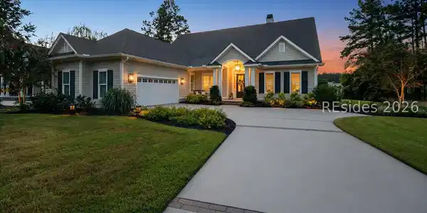 48 Fish Dancer Court