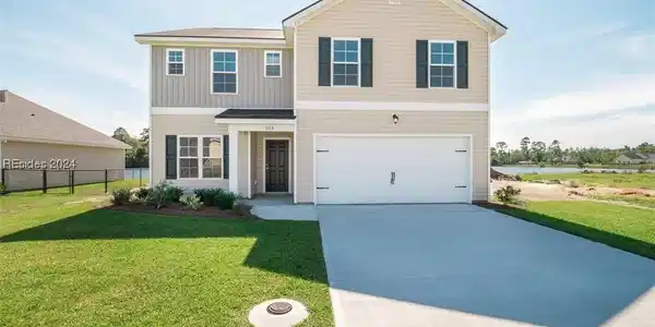 325 Founders Walk