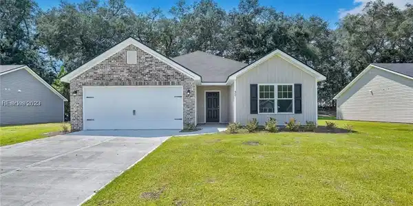 304 Founders Walk