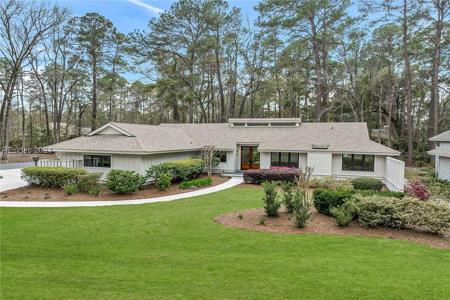 2 Coopers Hawk Road