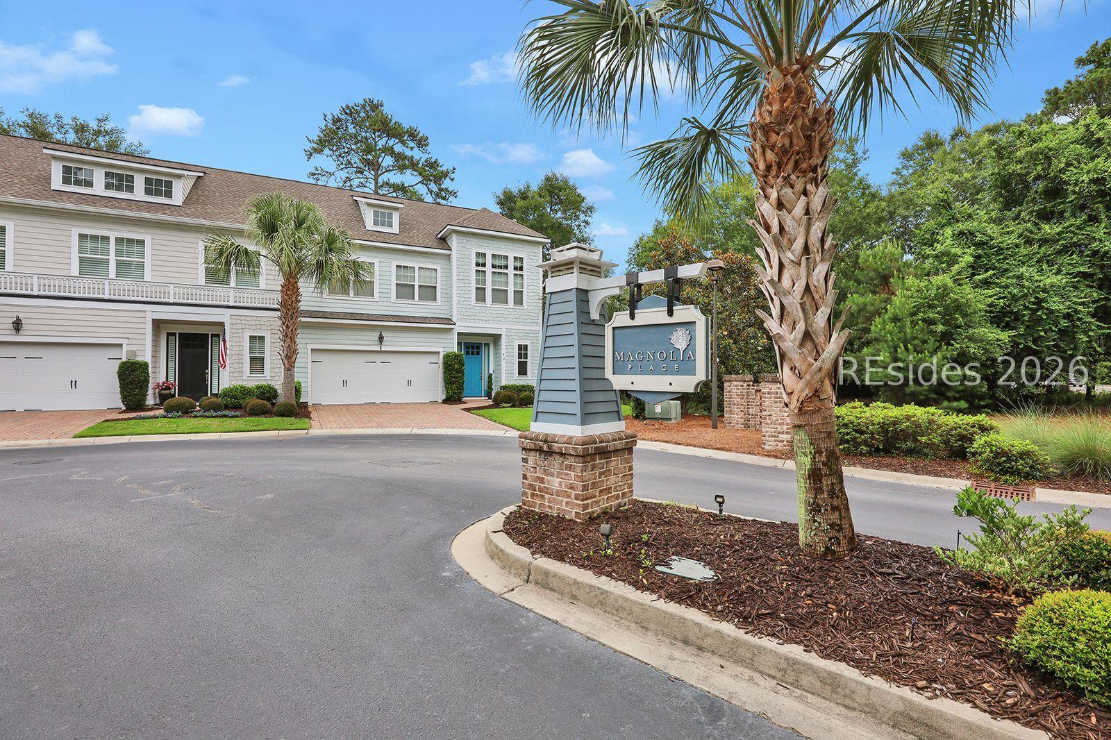 Image 2: Magnolia Place - one of two convenient entrances