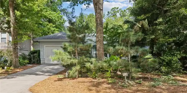 8 Evergreen Lane