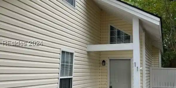 11 Lake Linden Lane