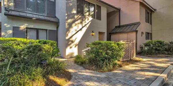 2 Lighthouse Lane