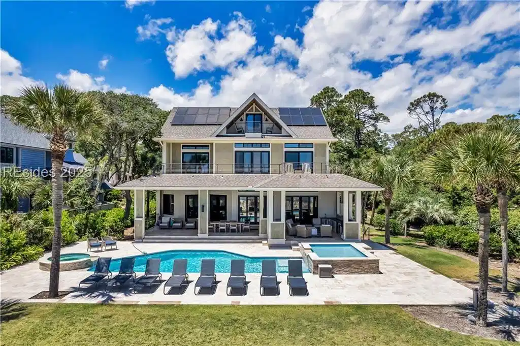 Image 1: Sea Pines Finest with Incredible Outdoor Space Image 1: Sea Pines Finest with Incredible Outdoor Space