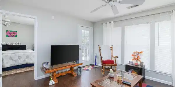 100 Kensington Boulevard