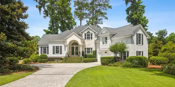 71 Lexington Dr