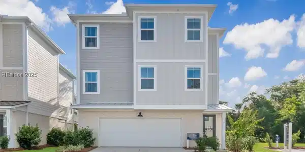 6 Burl Wood Court