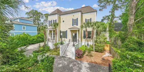 19 Burkes Beach Rd