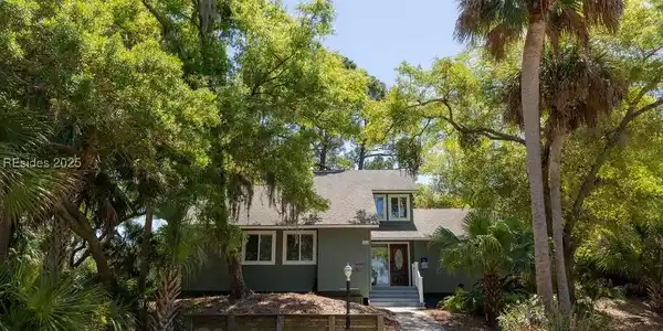 244 Tarpon Boulevard