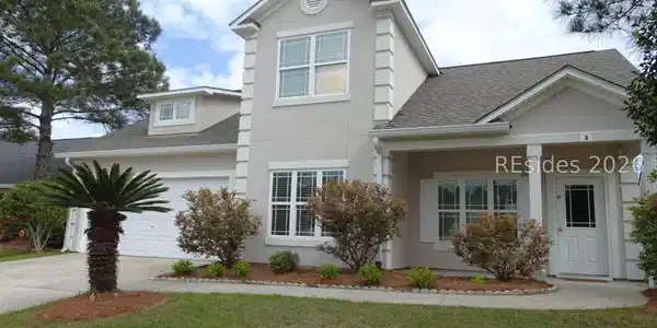 3 Hollowtail Drive